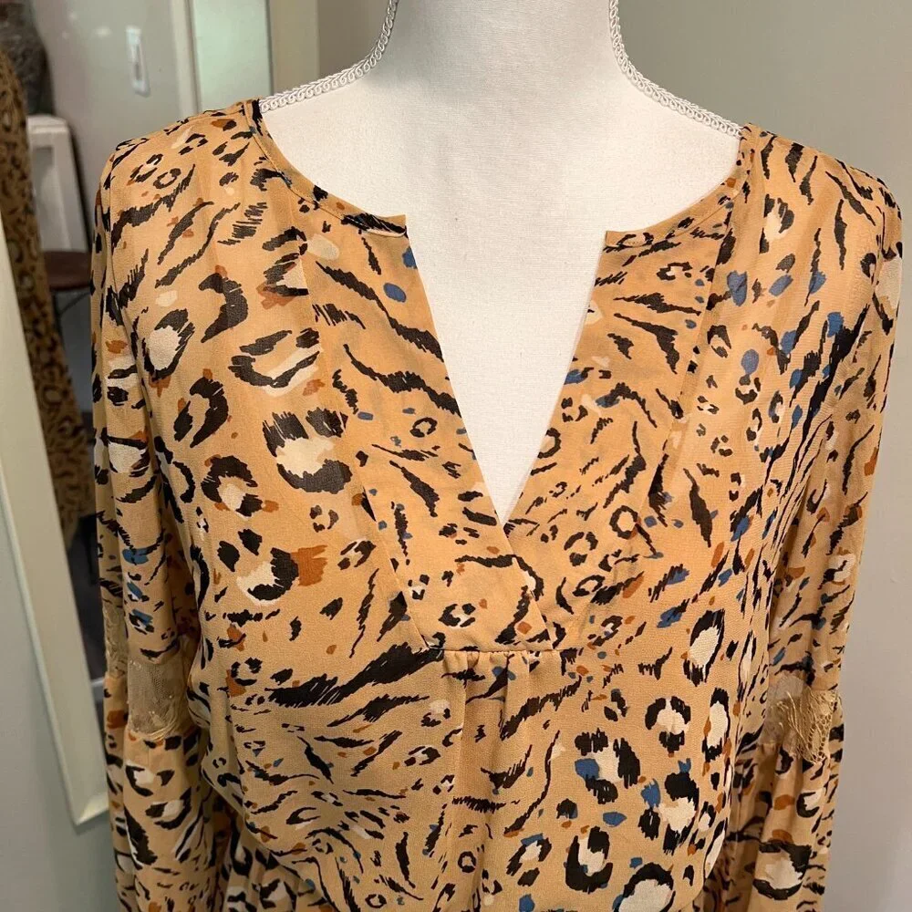 WHBM Long Sleeve Animal Print Blouson Dress with Lace Trim, Size 6